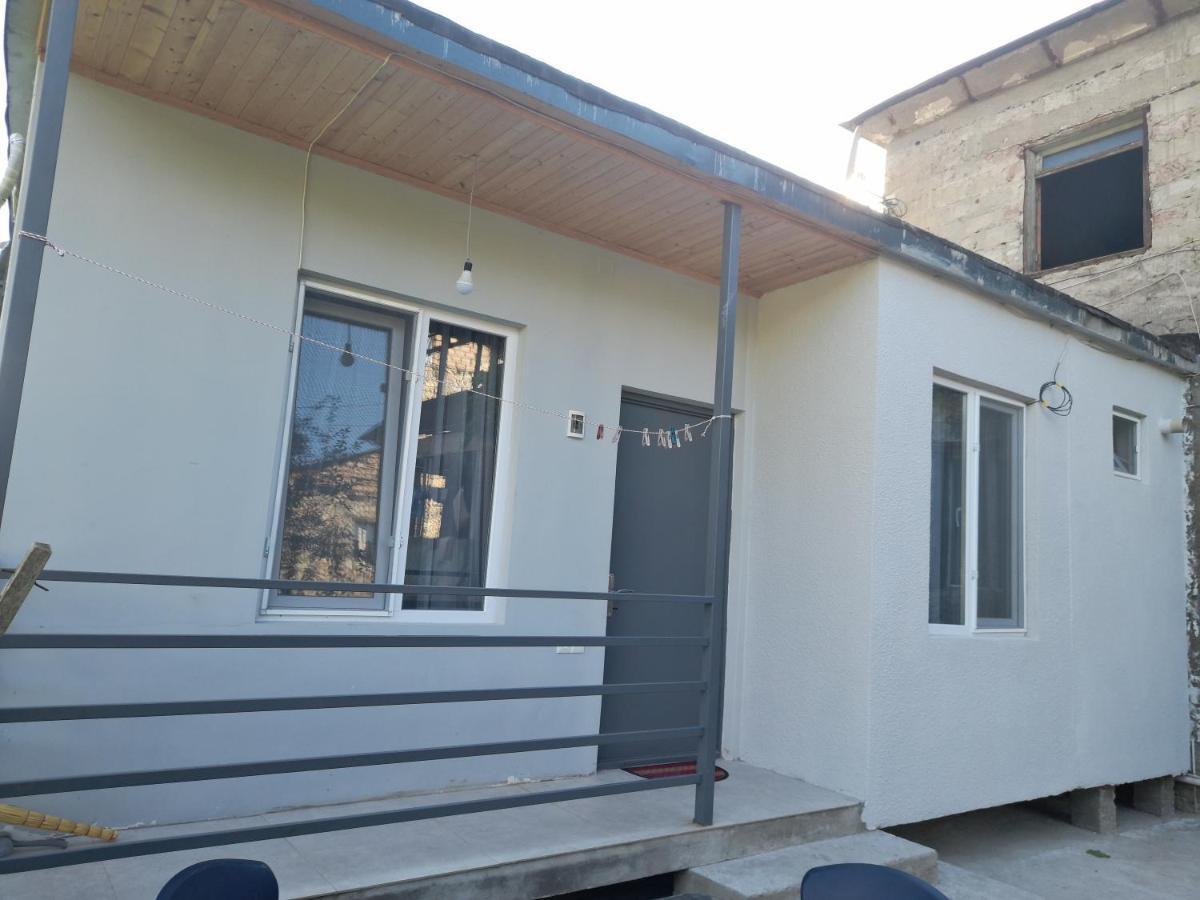Lela Guest House Местия Екстериор снимка