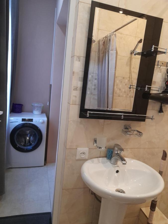 Lela Guest House Местия Екстериор снимка