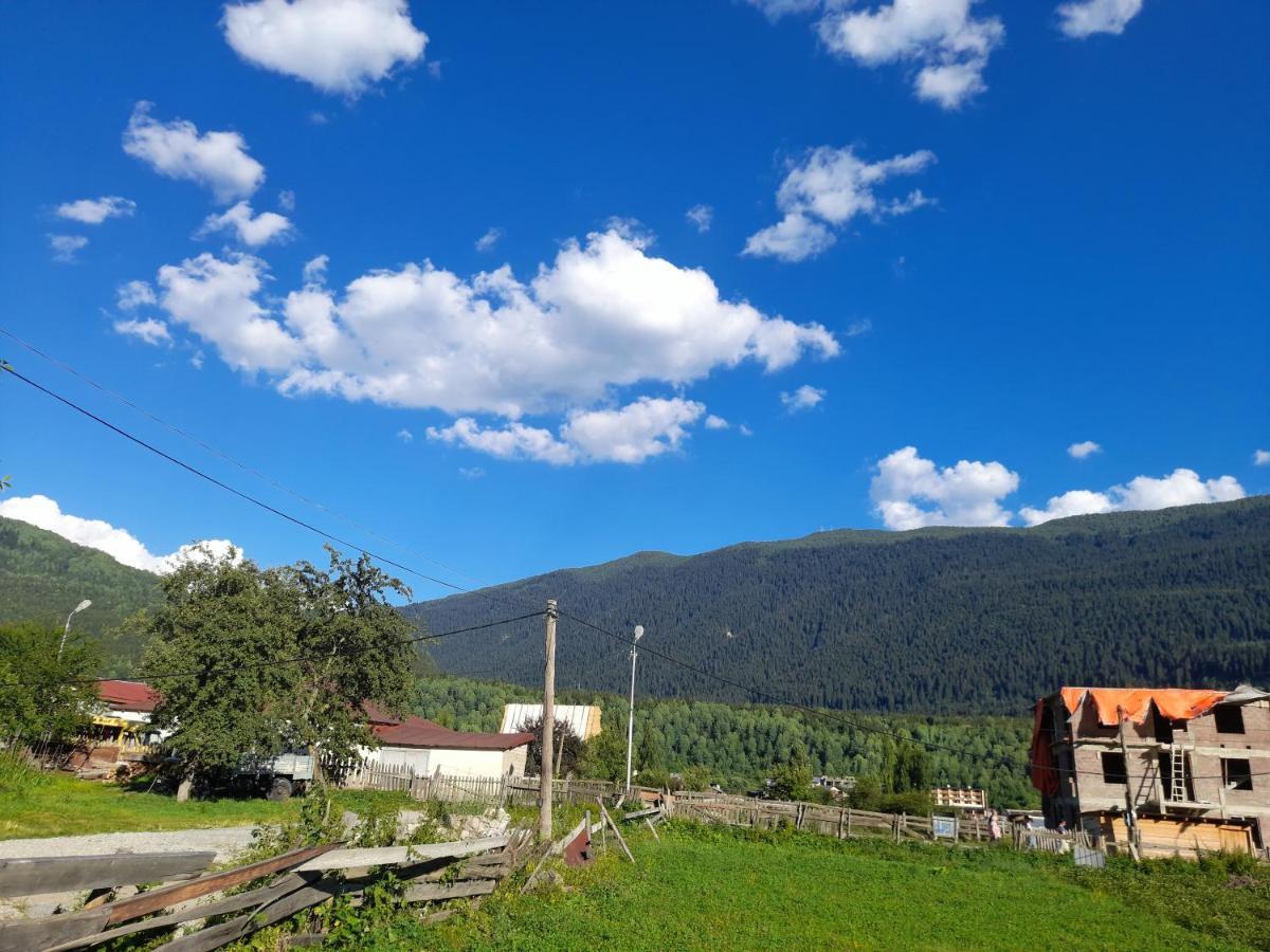 Lela Guest House Местия Екстериор снимка